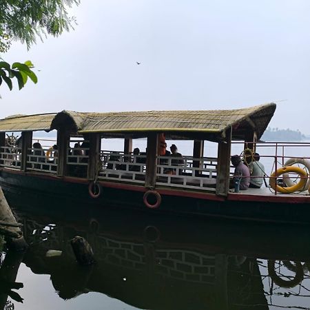 Ashtamudivillas Kollam Eksteriør bilde
