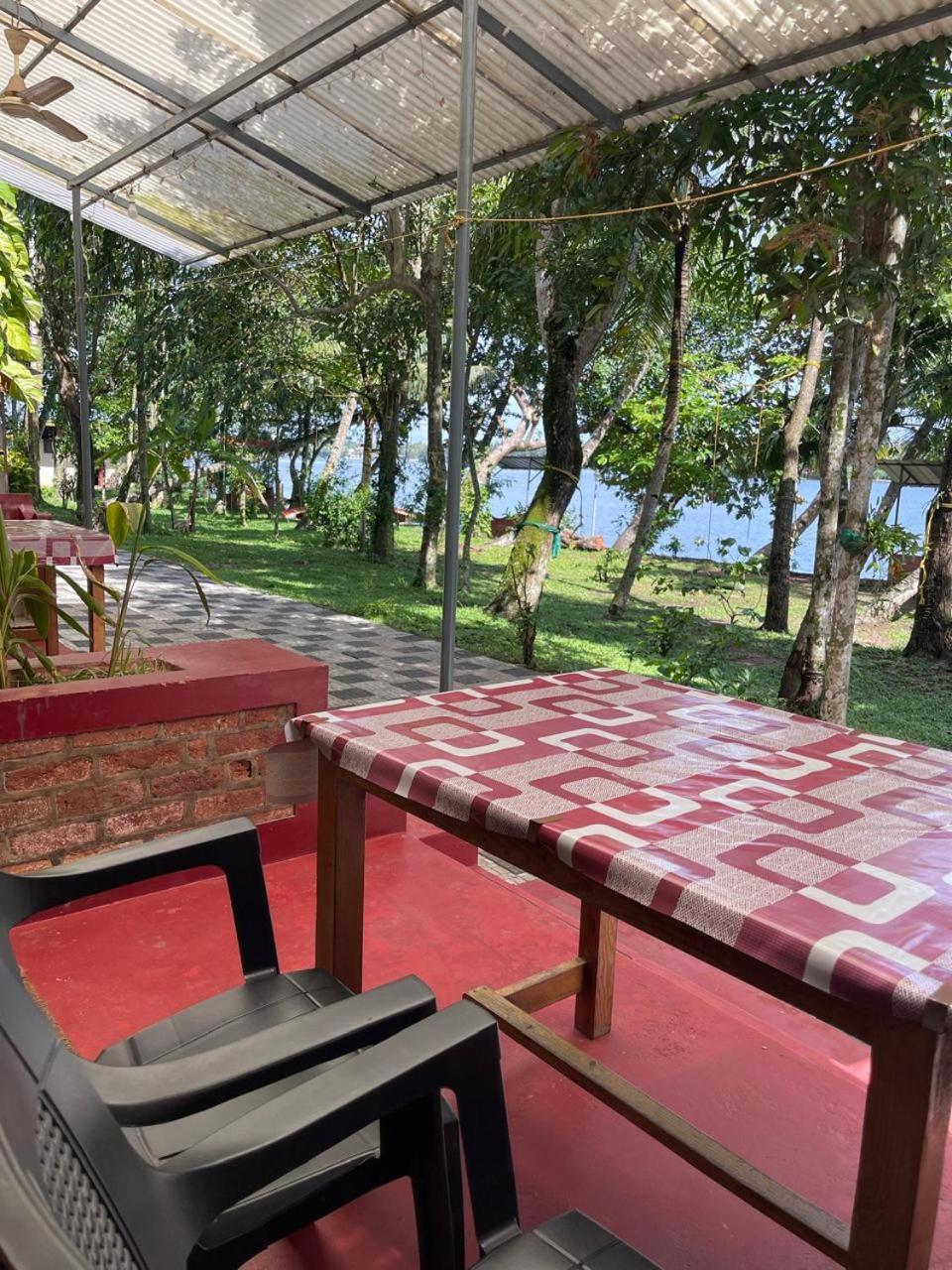 Ashtamudivillas Kollam Eksteriør bilde