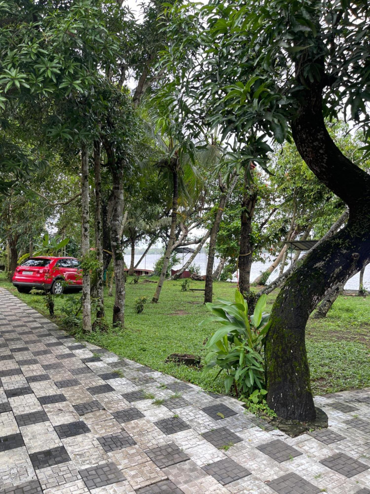 Ashtamudivillas Kollam Eksteriør bilde