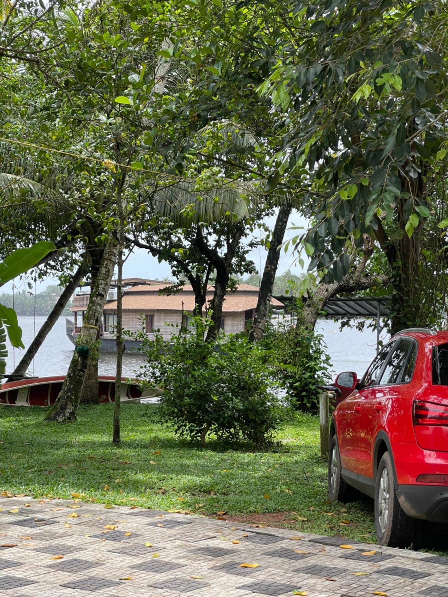 Ashtamudivillas Kollam Eksteriør bilde