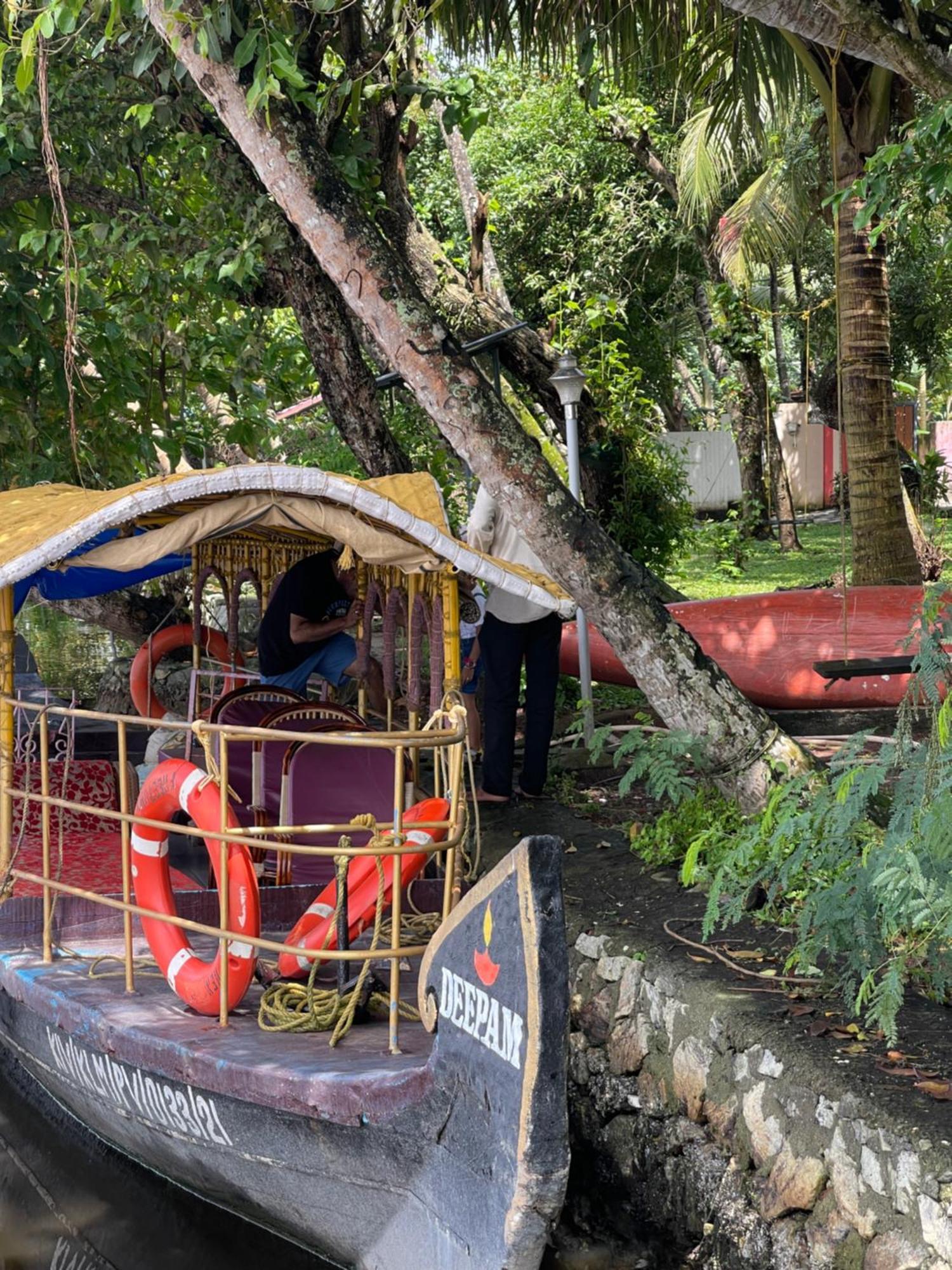Ashtamudivillas Kollam Eksteriør bilde